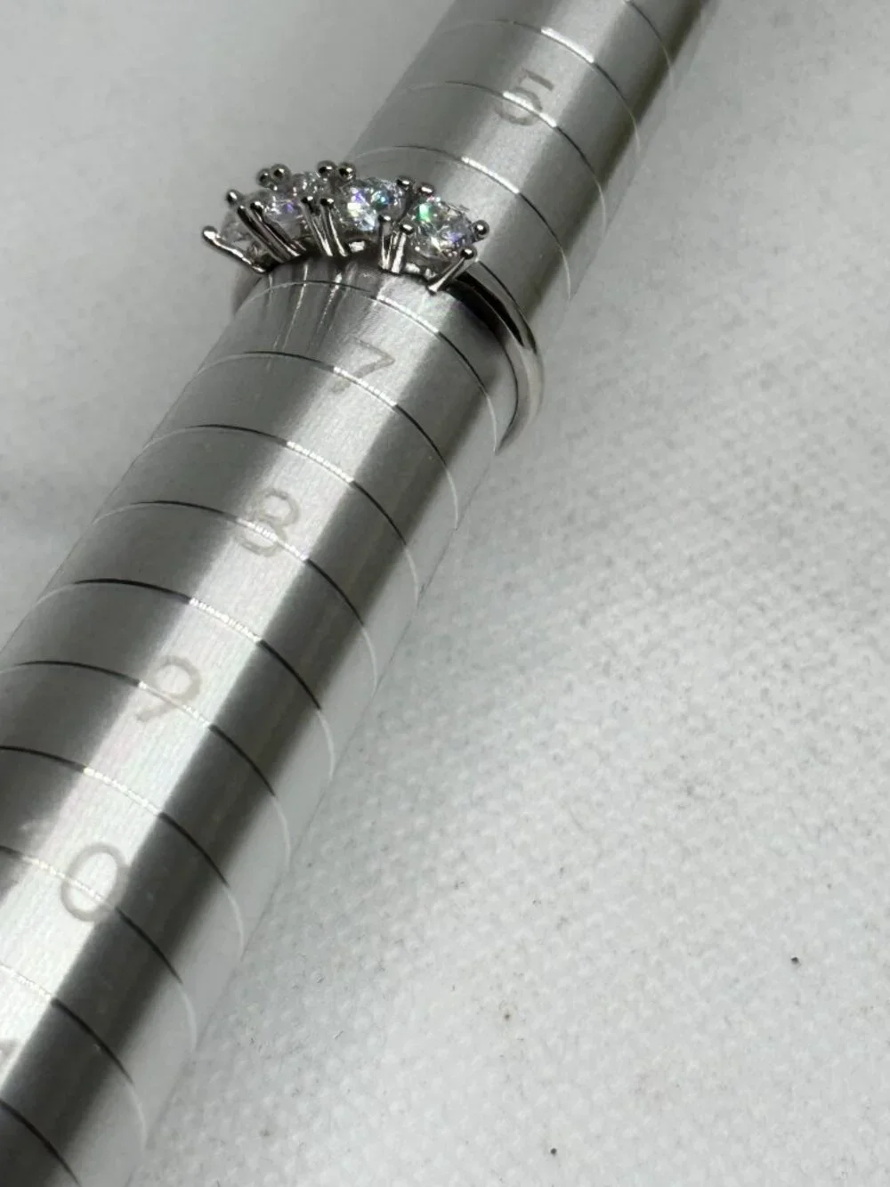 New Four Stone Ring Clear Sparkling Stones Unknown Metal Band – See Photos for S